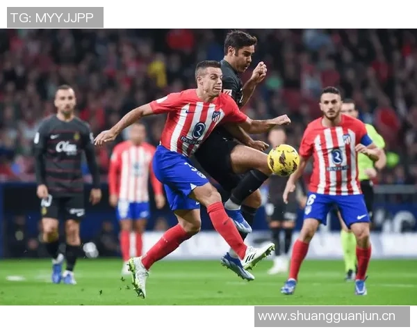 西甲巅峰对决巴塞罗那与马德里竞技火力全开争夺荣耀